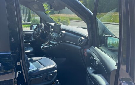 Mercedes-Benz V-Класс, 2017 год, 5 800 000 рублей, 8 фотография