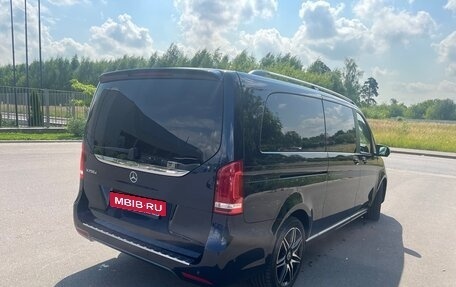 Mercedes-Benz V-Класс, 2017 год, 5 800 000 рублей, 3 фотография