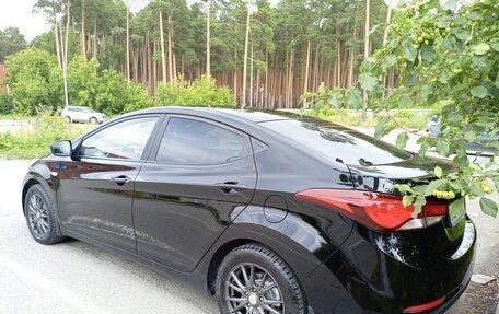 Hyundai Elantra V, 2015 год, 970 000 рублей, 24 фотография