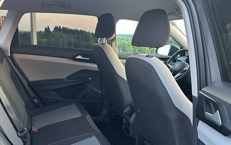 Volkswagen Taos, 2021 год, 2 100 000 рублей, 14 фотография