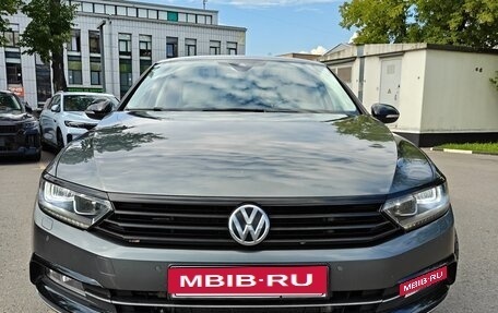 Volkswagen Passat B8 рестайлинг, 2017 год, 2 350 000 рублей, 14 фотография