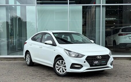 Hyundai Solaris II рестайлинг, 2017 год, 945 000 рублей, 1 фотография