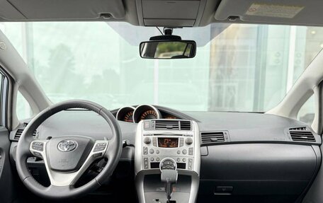 Toyota Verso I, 2011 год, 1 025 000 рублей, 14 фотография