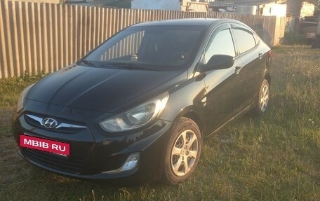 Hyundai Solaris II рестайлинг, 2011 год, 720 000 рублей, 5 фотография