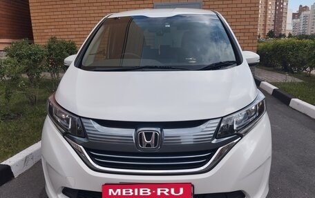 Honda Freed II, 2017 год, 1 850 000 рублей, 3 фотография