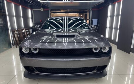 Dodge Challenger III рестайлинг 2, 2019 год, 5 850 000 рублей, 3 фотография