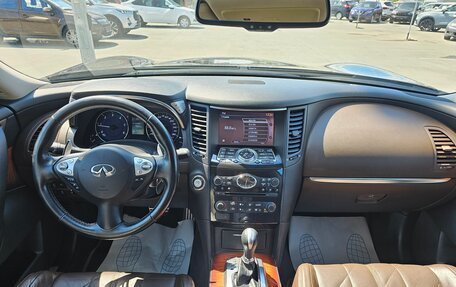 Infiniti QX70, 2016 год, 2 449 000 рублей, 16 фотография