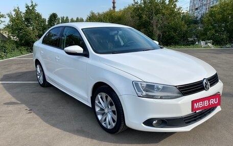 Volkswagen Jetta VI, 2014 год, 990 000 рублей, 3 фотография