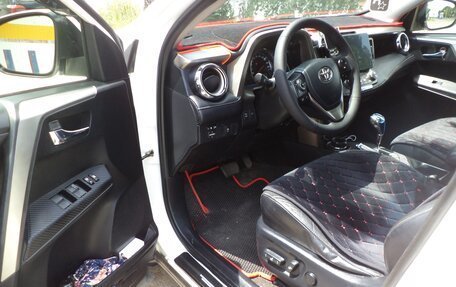 Toyota RAV4, 2014 год, 1 770 000 рублей, 6 фотография