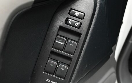 Toyota Land Cruiser Prado 150 рестайлинг 2, 2012 год, 3 010 000 рублей, 17 фотография