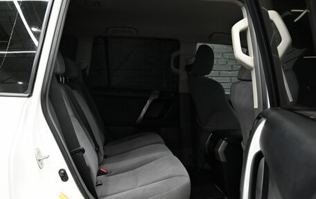 Toyota Land Cruiser Prado 150 рестайлинг 2, 2012 год, 3 010 000 рублей, 23 фотография