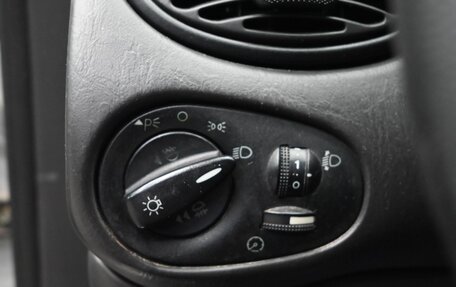 Ford Focus IV, 2004 год, 310 000 рублей, 17 фотография