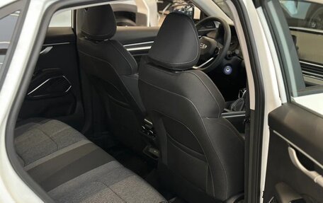 Geely Emgrand, 2024 год, 2 243 990 рублей, 13 фотография