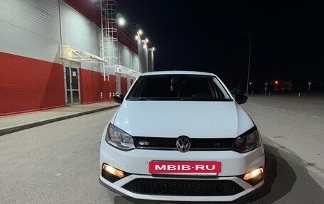 Volkswagen Polo VI (EU Market), 2016 год, 915 000 рублей, 2 фотография