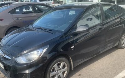 Hyundai Solaris II рестайлинг, 2012 год, 409 000 рублей, 1 фотография