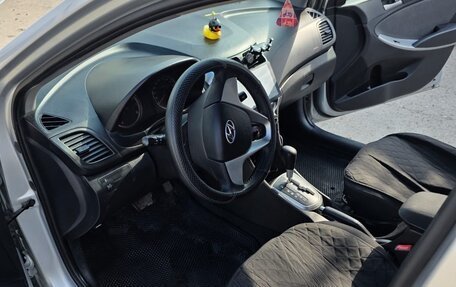 Hyundai Solaris II рестайлинг, 2013 год, 890 000 рублей, 5 фотография