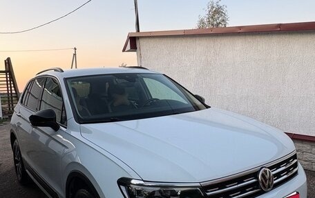 Volkswagen Tiguan II, 2019 год, 2 650 000 рублей, 3 фотография