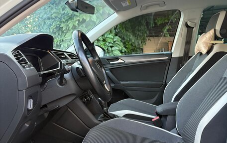 Volkswagen Tiguan II, 2019 год, 2 650 000 рублей, 21 фотография