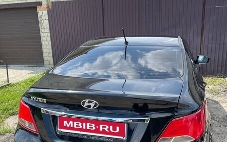 Hyundai Solaris II рестайлинг, 2015 год, 1 300 000 рублей, 2 фотография