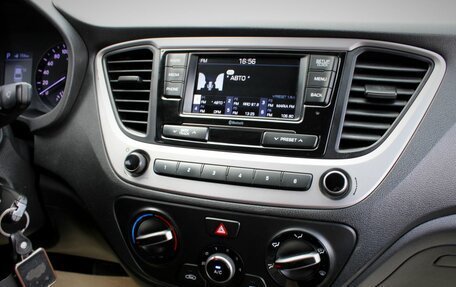 Hyundai Solaris II рестайлинг, 2018 год, 875 000 рублей, 17 фотография