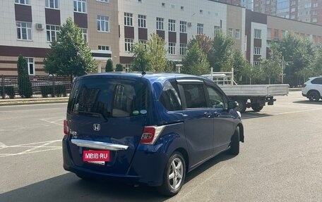Honda Freed I, 2015 год, 1 330 000 рублей, 6 фотография