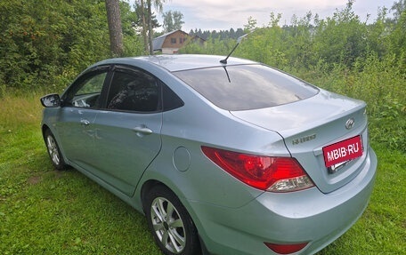 Hyundai Solaris II рестайлинг, 2011 год, 495 000 рублей, 3 фотография
