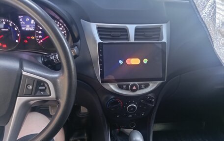 Hyundai Solaris II рестайлинг, 2013 год, 1 100 000 рублей, 6 фотография