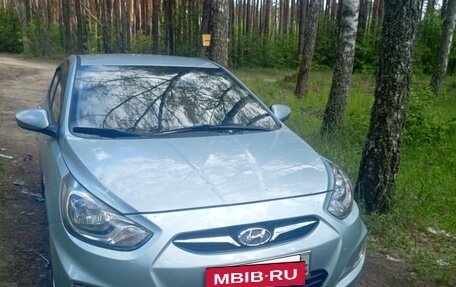 Hyundai Solaris II рестайлинг, 2013 год, 1 100 000 рублей, 2 фотография