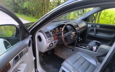 Volkswagen Touareg III, 2004 год, 560 000 рублей, 7 фотография