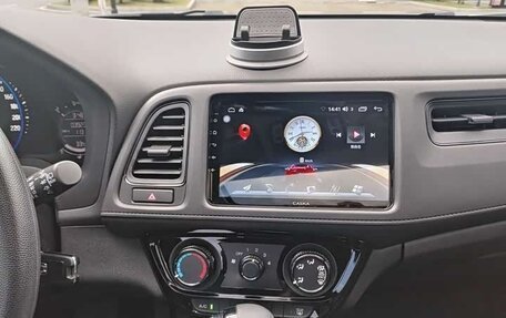 Honda Vezel, 2020 год, 1 370 000 рублей, 24 фотография