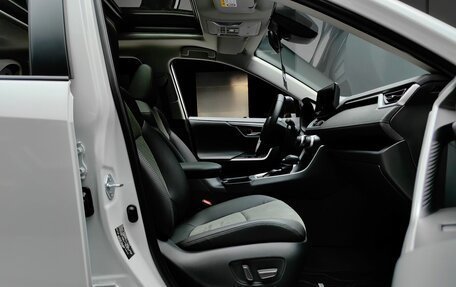 Toyota RAV4, 2025 год, 4 250 000 рублей, 27 фотография