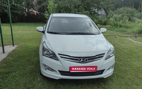 Hyundai Solaris II рестайлинг, 2016 год, 1 050 000 рублей, 1 фотография
