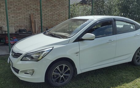 Hyundai Solaris II рестайлинг, 2016 год, 1 050 000 рублей, 3 фотография
