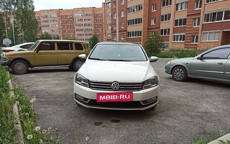 Volkswagen Passat B7, 2011 год, 990 000 рублей, 3 фотография