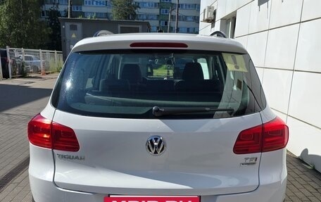 Volkswagen Tiguan I, 2011 год, 825 000 рублей, 2 фотография