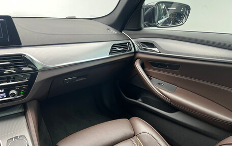 BMW 5 серия, 2019 год, 3 243 000 рублей, 18 фотография