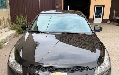 Chevrolet Cruze II, 2010 год, 820 000 рублей, 3 фотография