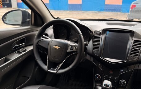 Chevrolet Cruze II, 2010 год, 820 000 рублей, 21 фотография