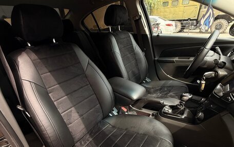 Chevrolet Cruze II, 2010 год, 820 000 рублей, 29 фотография