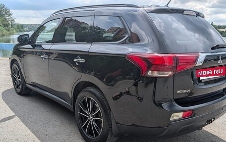 Mitsubishi Outlander III рестайлинг 3, 2012 год, 1 480 000 рублей, 2 фотография