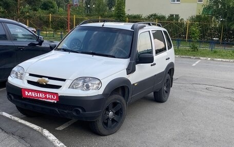 Chevrolet Niva I рестайлинг, 2016 год, 690 000 рублей, 2 фотография
