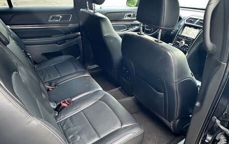 Ford Explorer VI, 2017 год, 3 400 000 рублей, 11 фотография