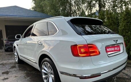 Bentley Bentayga I, 2016 год, 7 800 000 рублей, 2 фотография