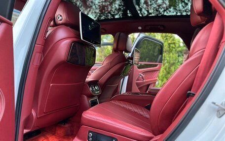 Bentley Bentayga I, 2016 год, 7 800 000 рублей, 15 фотография
