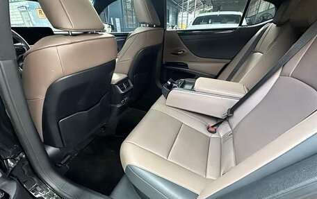 Lexus ES VII, 2022 год, 3 600 000 рублей, 7 фотография