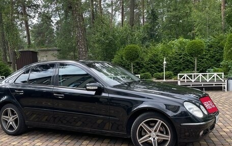 Mercedes-Benz E-Класс, 2003 год, 650 000 рублей, 1 фотография
