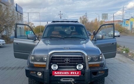 Toyota Land Cruiser 80 рестайлинг, 1995 год, 900 000 рублей, 3 фотография