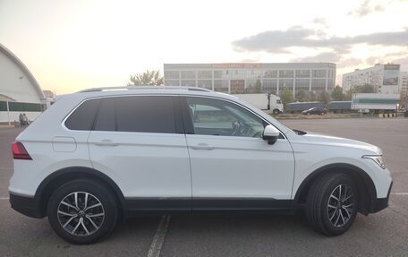 Volkswagen Tiguan II, 2021 год, 3 300 000 рублей, 6 фотография