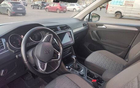 Volkswagen Tiguan II, 2021 год, 3 300 000 рублей, 14 фотография