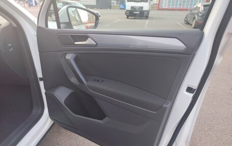 Volkswagen Tiguan II, 2021 год, 3 300 000 рублей, 12 фотография